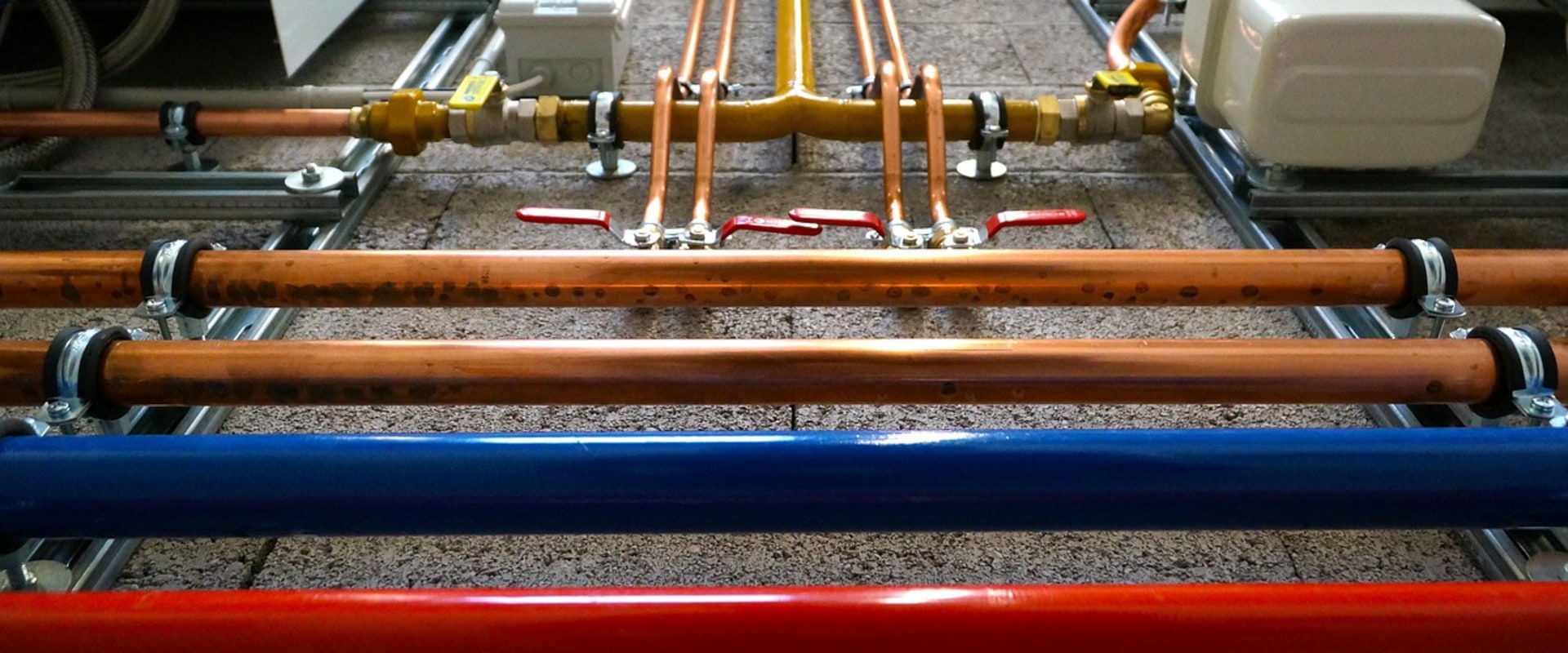 Planning Deck Construction in Melbourne? Consider Plumbing First