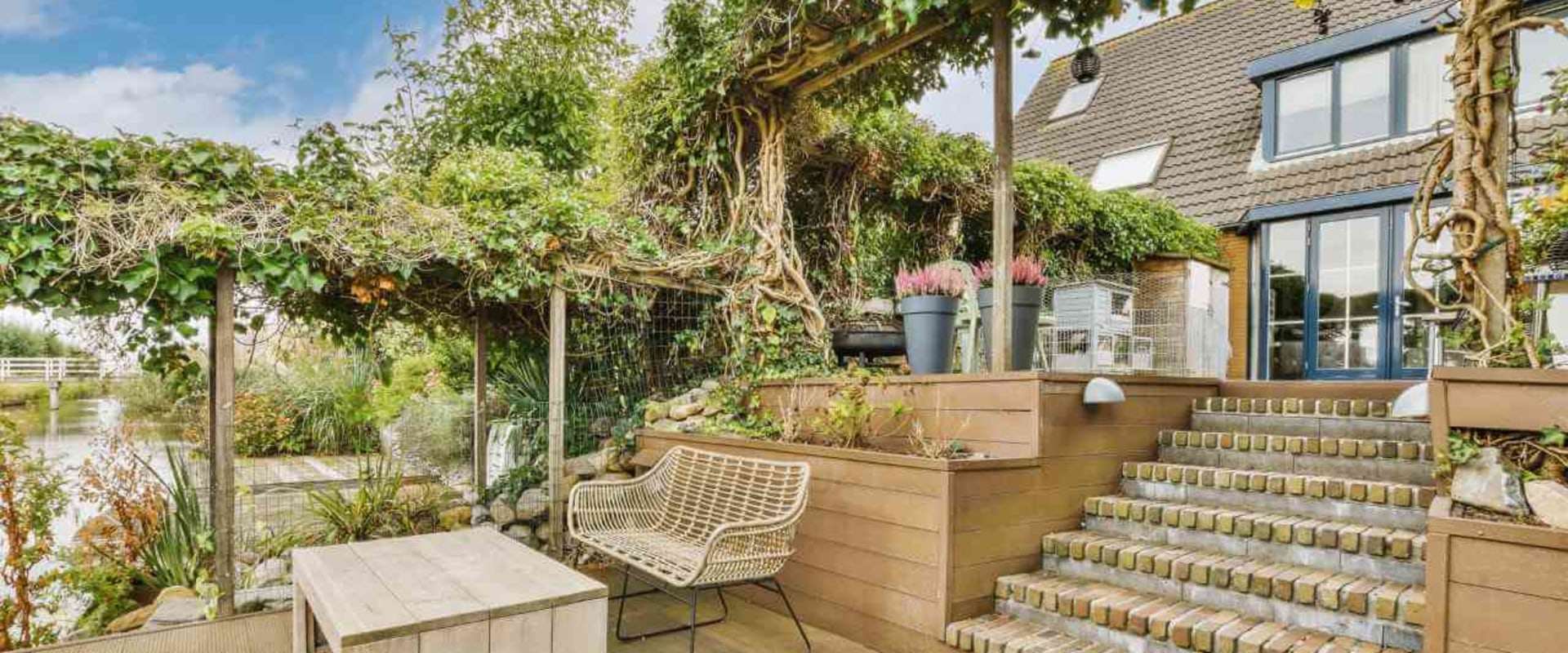 Planning Deck Construction With Outdoor Power and Lighting in Mind