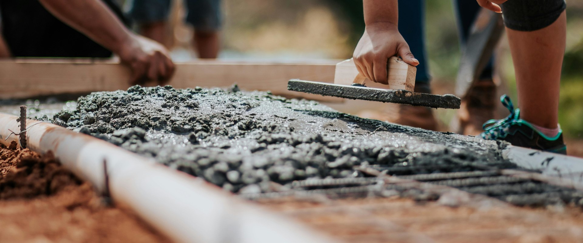 Using A Concrete Calculator For Efficient Deck Construction In Ridgefield, WA