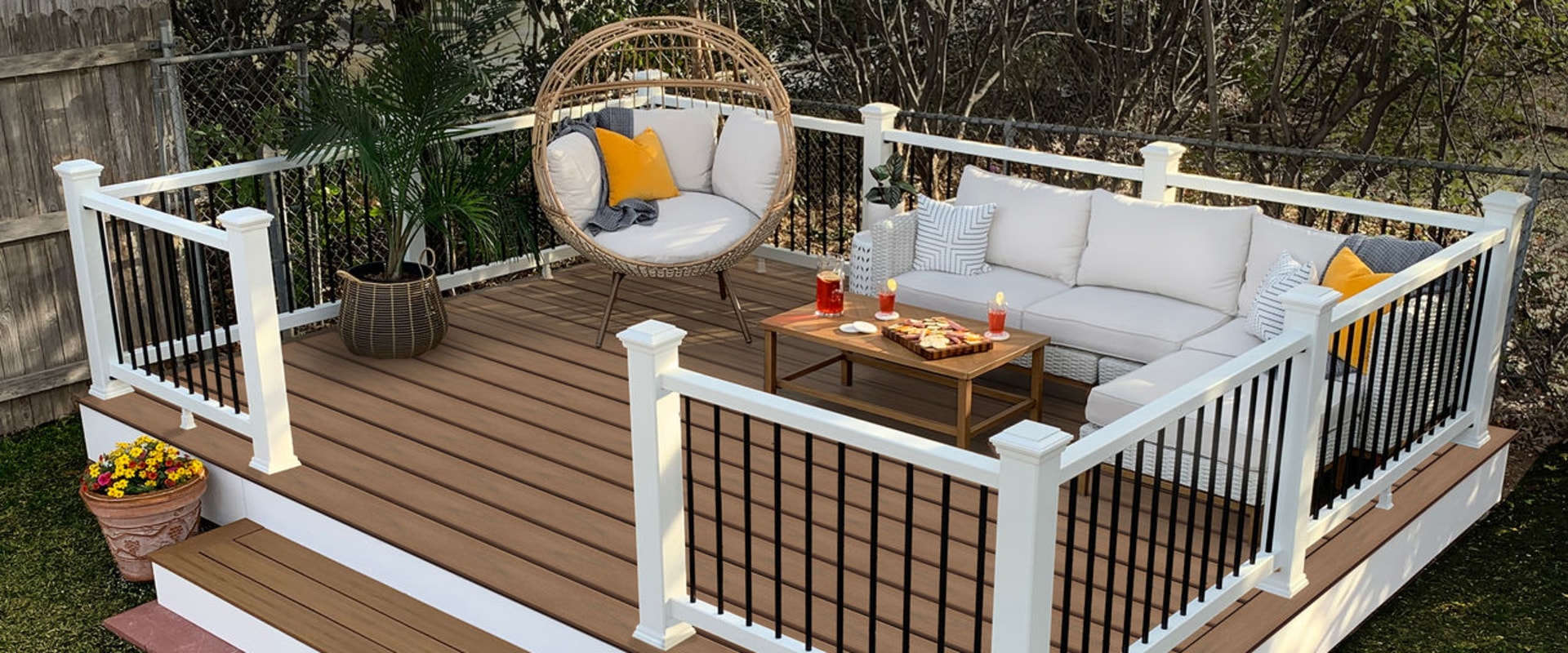 How Deck Construction Enhances Entertainment and Family Gatherings